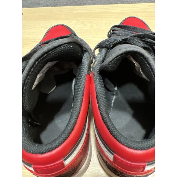 Nike Air Jordan 1 Low Alternate Bred Toe 553558-066 Mens Size 8 - Picture 6 of 9